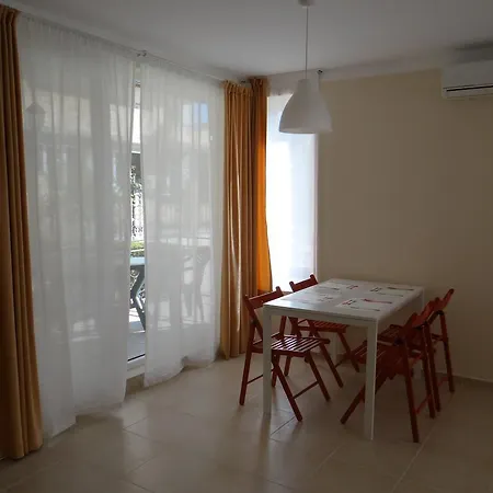 Pomorie Residence Apartments 포마리